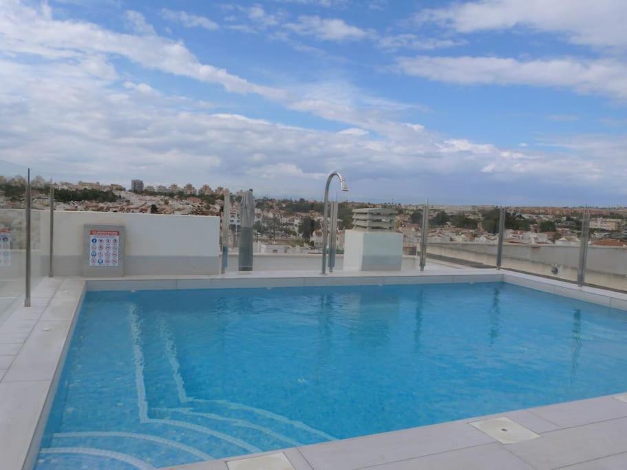 Modern Apartment In Torrevjea 200M From The Loccos Beach Torrevieja Exterior foto